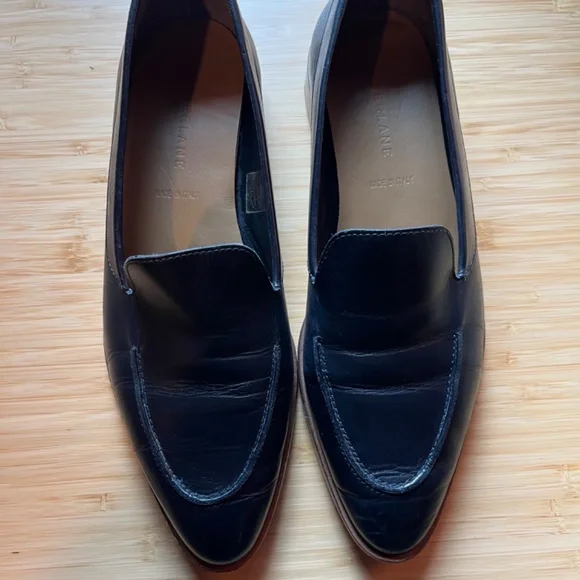 Everlane Modern Leather Loafer - Made in Italy (Midnight/Navy) - Picture 3 of 7